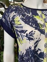 Load image into Gallery viewer, Faber Woman Lemon Green Top - Navy Back
